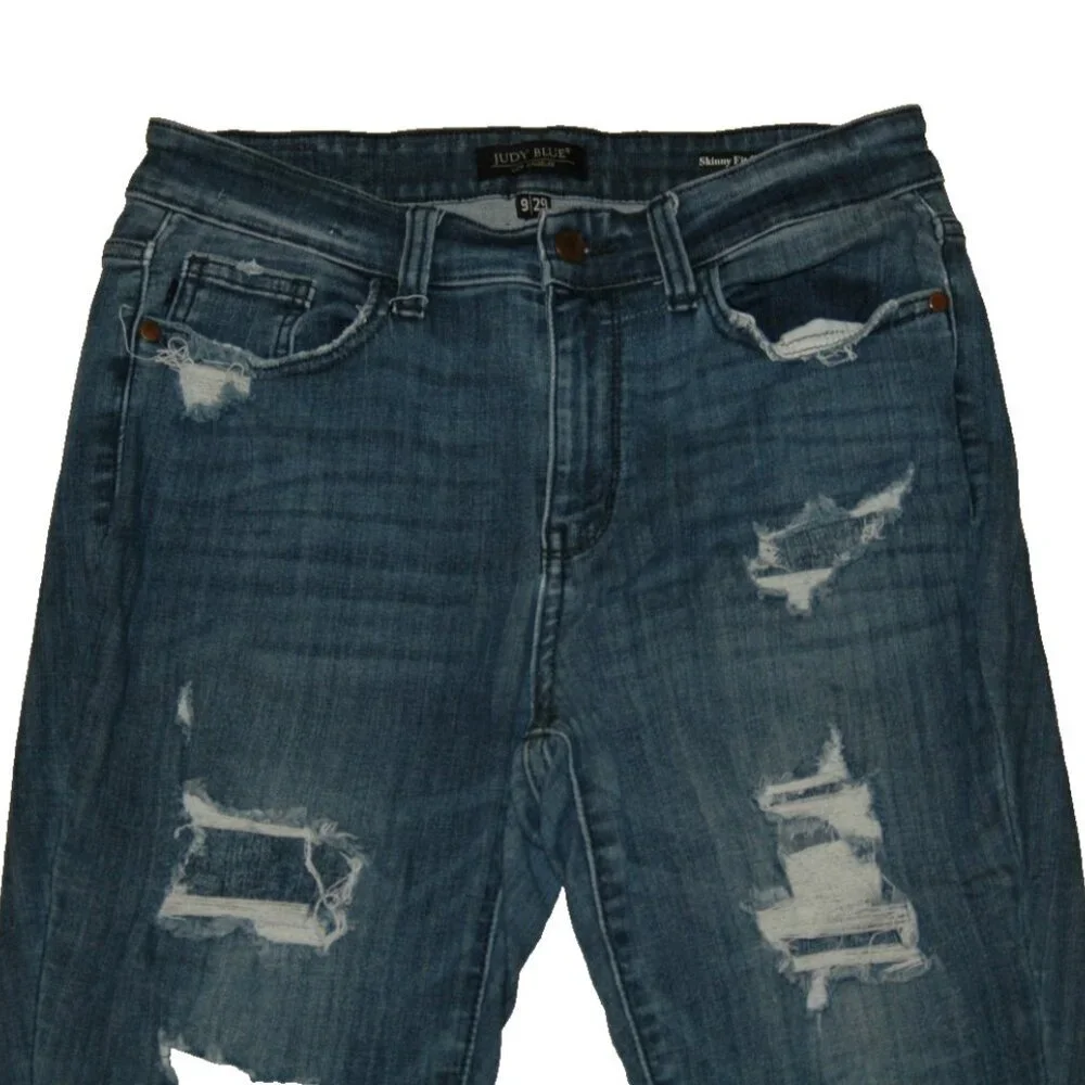 Judy Blue Jeans 9/29 Skinny Fit Capri Los Angeles Distressed Ripped and Tattered